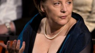 Η ξώβυζη Καγκελάριος της Γερμανίας Angela Merkel. (από Vrastaman, 02/09/08)
