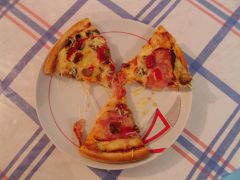 Atomic pizza (από Vrastaman, 17/06/09)