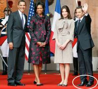 Sarkozy, Bruni και ζεύγος Ομπάμια. (από Khan, 14/08/09)