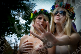 Αλληλεγγύη μεταξύ των Femen (από Khan, 25/12/12)
