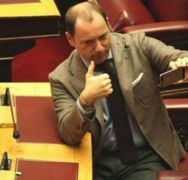 Διαβόητα σέλφιζ: Το σέλφι με θαμπζ απ του Ψυχάρη μέσα στο ελληνικό Κοινοβούλιο. (από Khan, 08/12/13)