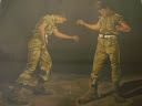 Παρτιζανότεκνα χορεύουν γκεϊμπέκικο σε πίνακα του Γιάννη Τσαρούχη. (από Khan, 15/02/14)