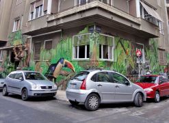 Η διάσημη street art με το τουκάν στην οδό Σολωμού στα Εξάρχεια. (από Khan, 13/04/14)